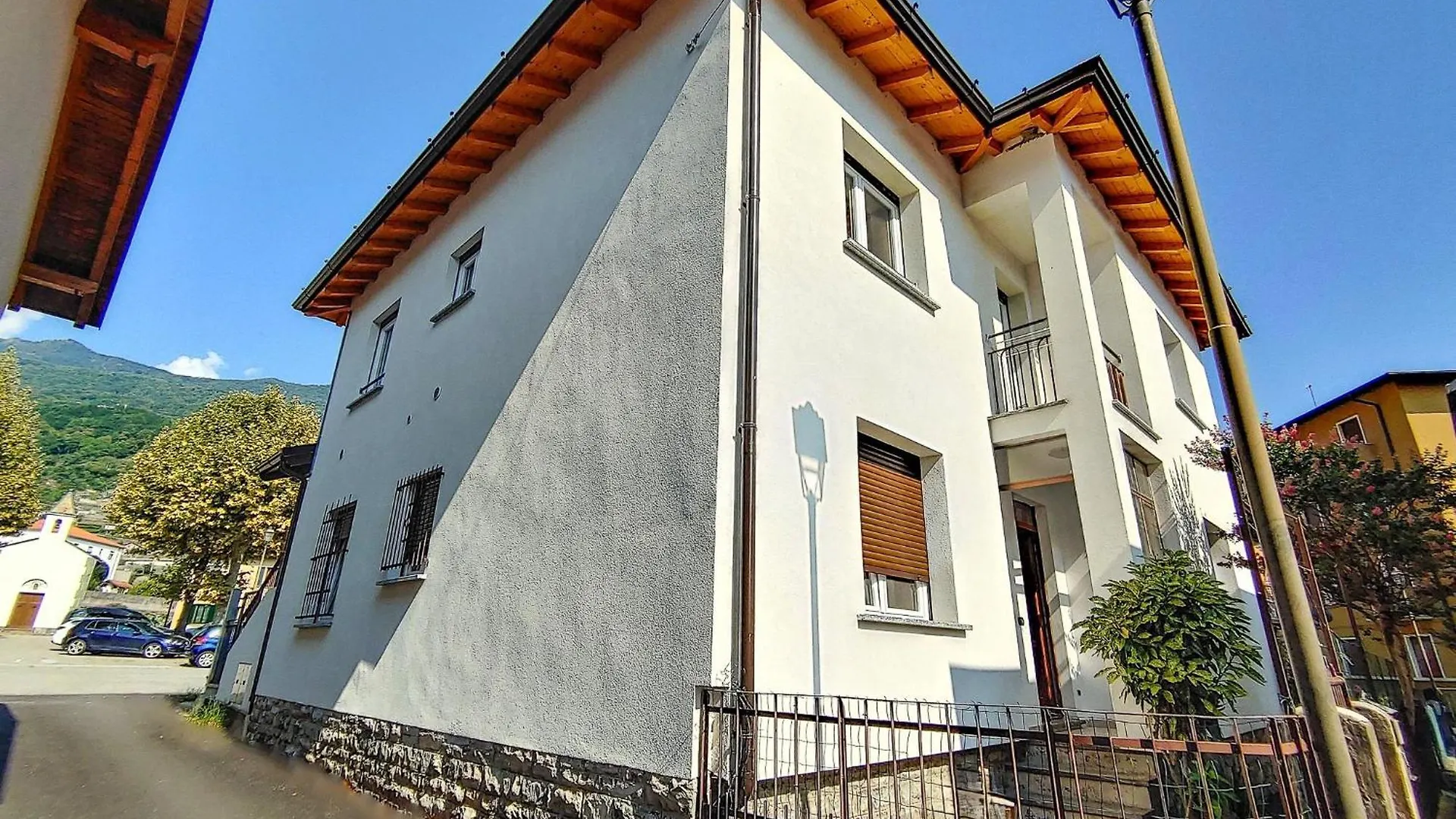 Piazzetta Dongo Apartment 0*,