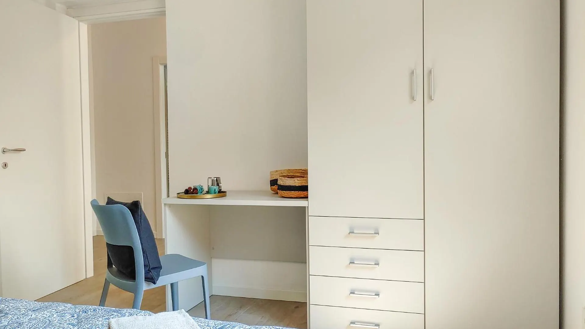 Piazzetta Dongo Apartment 0*,