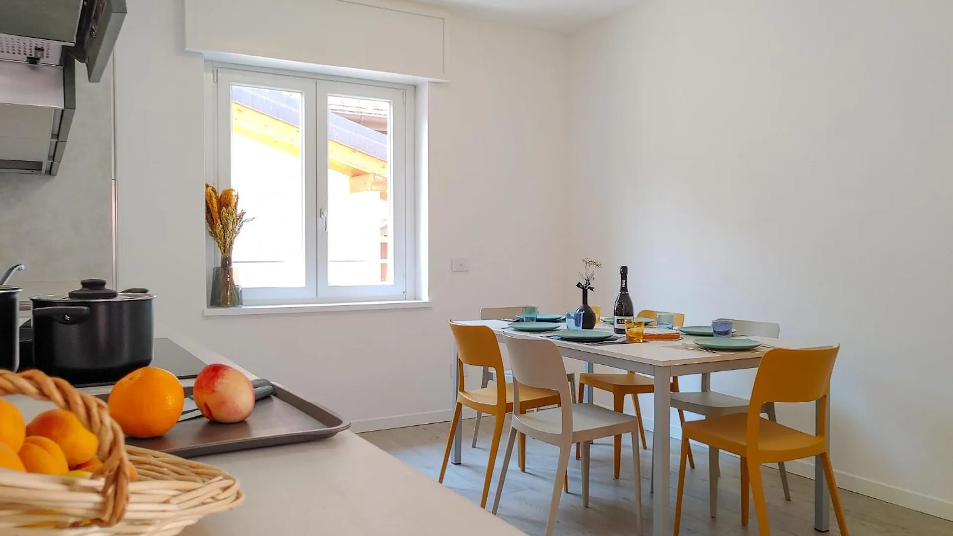 Piazzetta Dongo Apartment