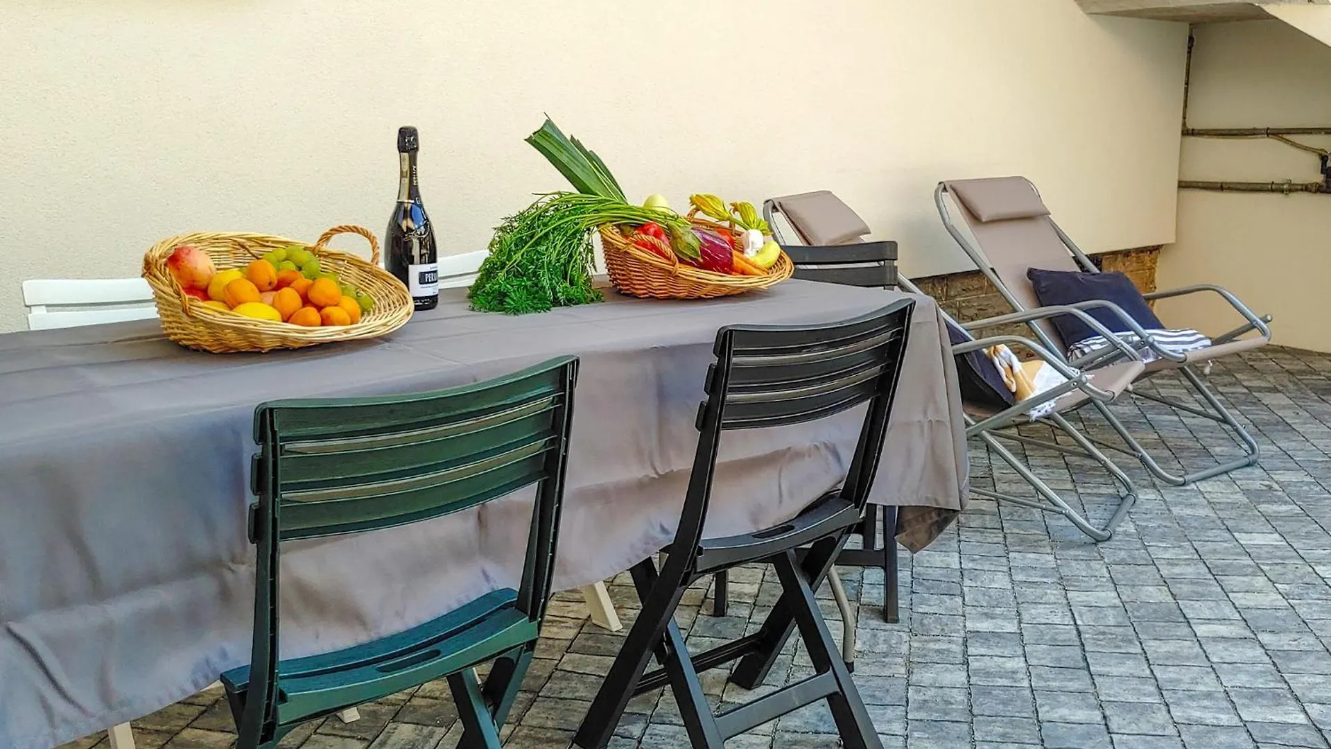 Piazzetta Dongo Apartment