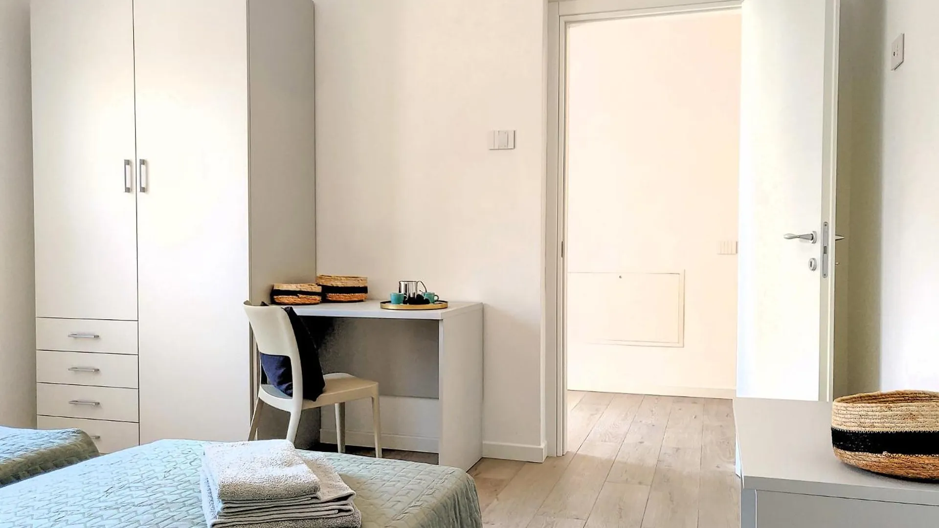 Piazzetta Dongo Apartment 0*,