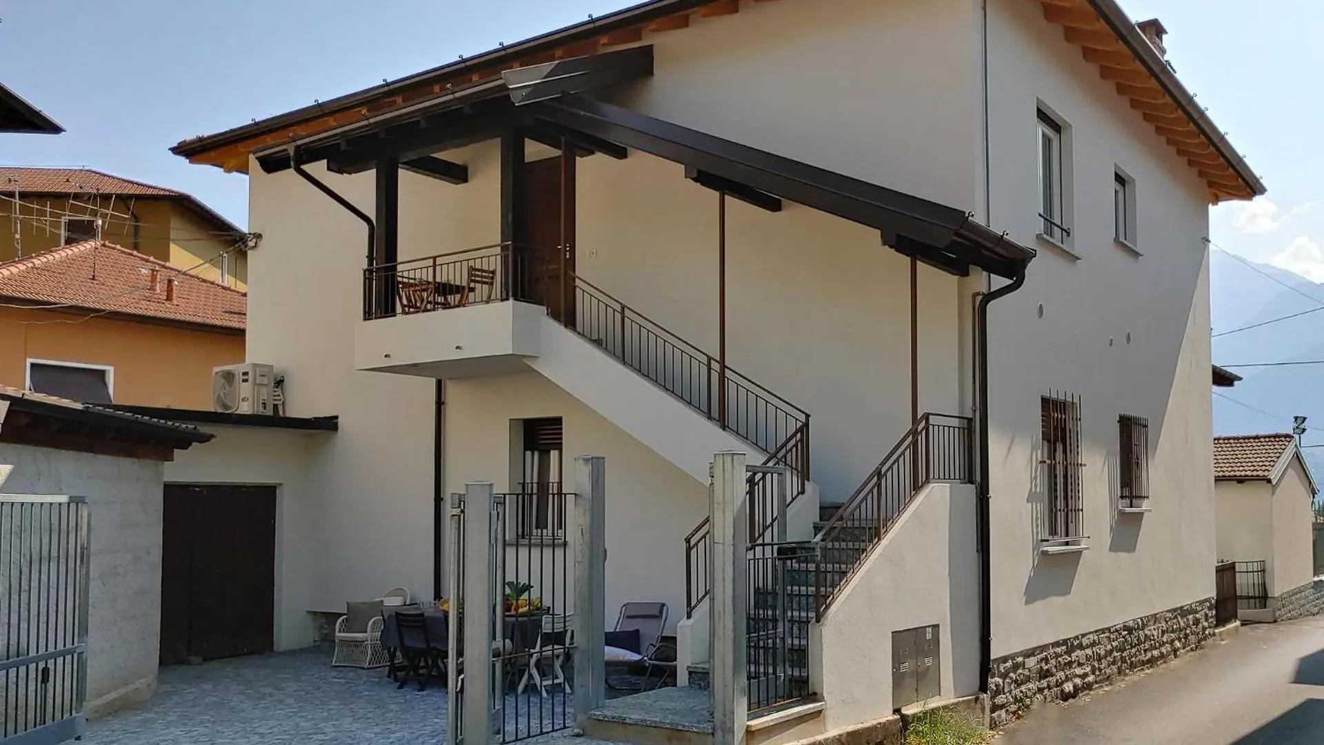 Piazzetta Dongo Apartment