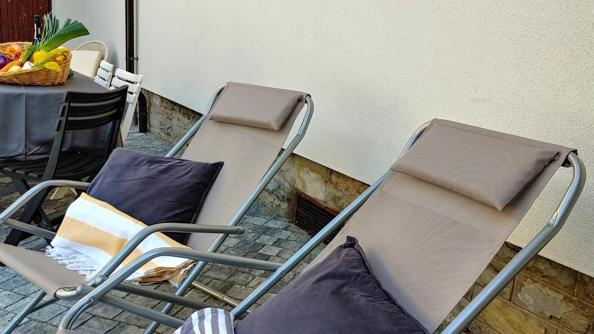Piazzetta Dongo Apartment